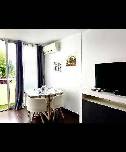 Avec Piscine Privee Apartment *